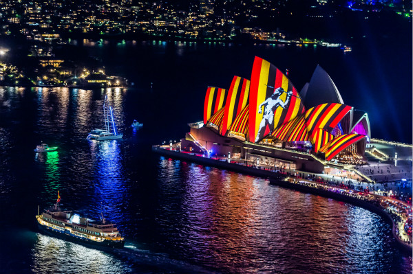 Vivid Sydney 2016_Sydney Opera House_Destination NSW_KM-5698-46325_meitu_1.jpg