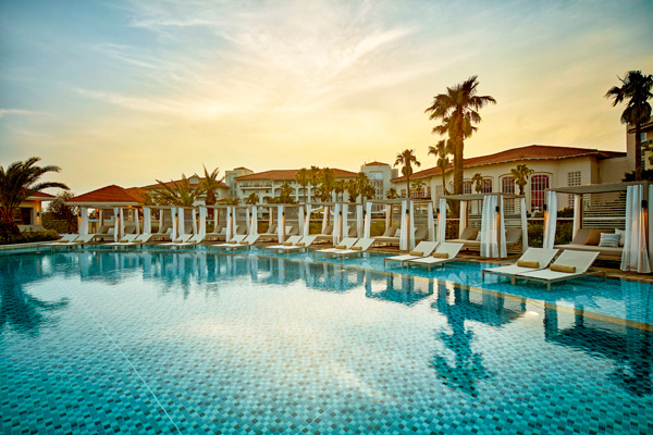 济州新罗酒店全新户外泳池开幕，升级奢华体验
