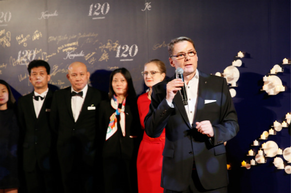 Mr. Torsten Dressler, Managing Director of Kempinski Hotel Beijing Lufthansa Center giving a welcome speech at the Kempinski 120th anniversary festivities_meitu_1.jpg