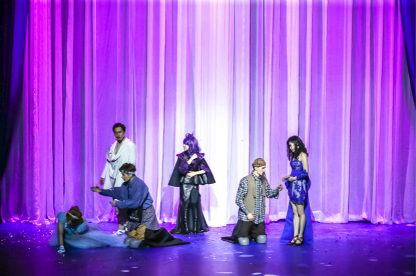 开心麻花最新力作《小矮人》登上丽星邮轮“处女星号”-b_meitu_1.jpg