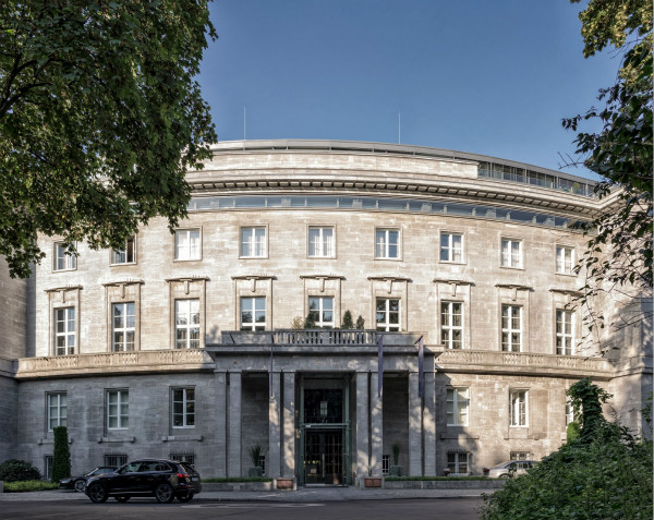 SO Berlin Das Stue_Aussenansicht___SO Berlin Das Stue___Steve Herod_meitu_1.jpg