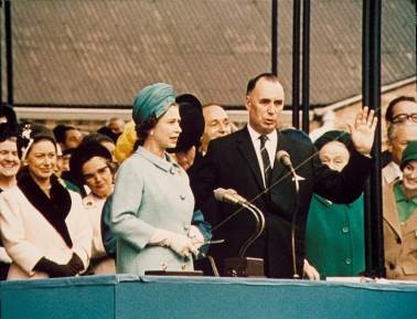 1967年，伊丽莎白女王命名伊丽莎白女王2号.jpg