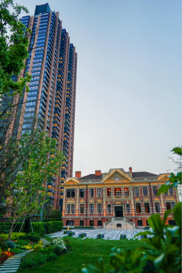 上海宝格丽酒店外观图_meitu_2.jpg