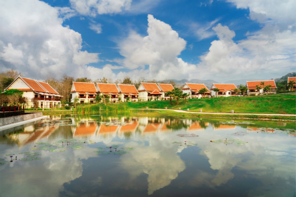 1532014518.jpg Pullman Luang Prabang - View of the Lilypad Pond from the Restaurant_meitu_1.jpg