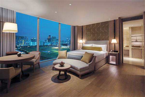 Waldorf Astoria Bangkok_Deluxe Bedroom_meitu_2.jpg