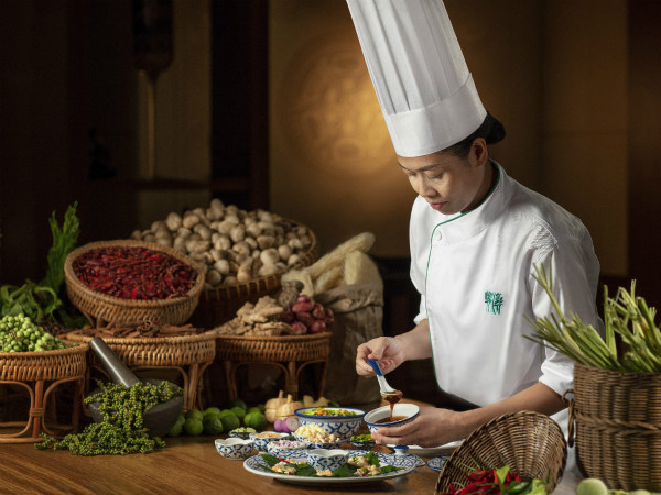 Saffron Chef Monnipa Rungthong_meitu_2.jpg