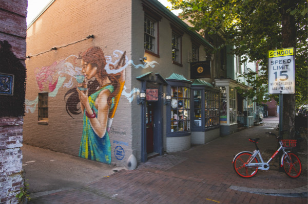 Georgetown P Street mural courtesy of washington.org_meitu_2.jpg