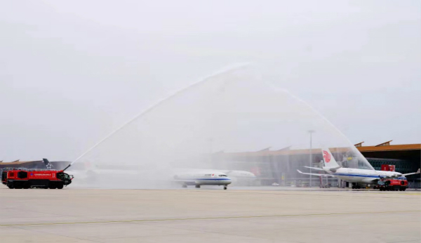 国航首架ARJ21飞机正式交付_meitu_1.jpg