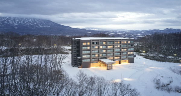1597074609.jpg Hinode Hills Niseko Village_Facade 01_meitu_2.jpg