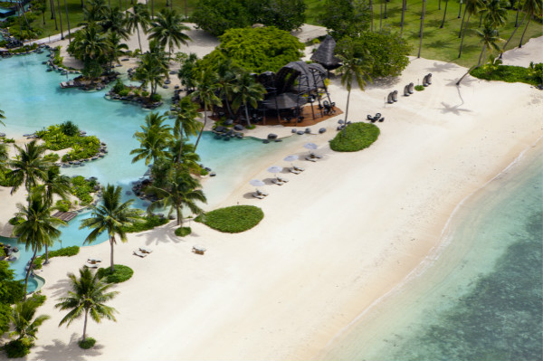 VistaJet-to-Islan_Laucala Private Island_Beach Bar_meitu_3.jpg