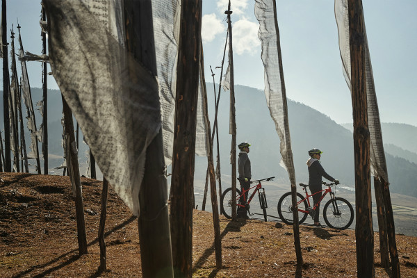 1608251920.jpg Mountain_Biking_Prayer_Flags2_hres_meitu_1.jpg