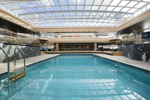 图4：MSC地中海鸿图号包括泳池在内的一系列精彩设施让宾客尽情放松身心_meitu_4.jpg