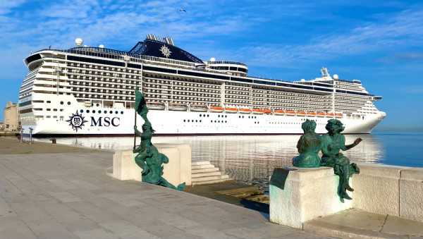 图2：MSC地中海辉煌号上周末于的里雅斯特启航   图片：Victoria Balabaeva_meitu_2.jpg