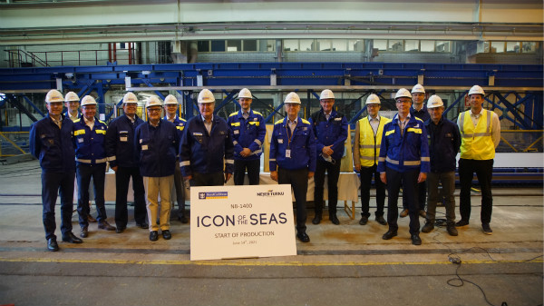 1625157332.jpg Icon of the Seas造船开工典礼_meitu_2.jpg
