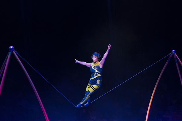 新闻稿配图 Messi 10 by Cirque du Soleil 1_副本.jpg