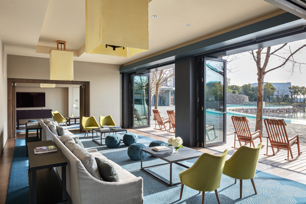 AT ONE CONNECTION ROOMS - LARGE_副本.jpg