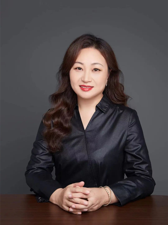 海口华彩华邑酒店正式任命朱剑玲女士为酒店行政助理经理_副本.jpg
