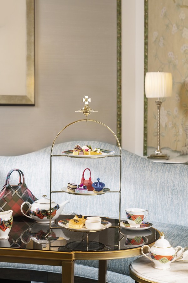 广州富力丽思卡尔顿酒店Vivienne Westwood联名下午茶