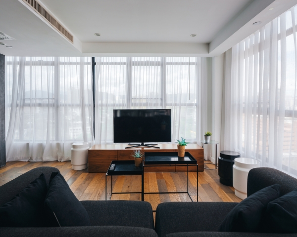 Hmlet Austin Avenue - Living Room of Penthouse_副本.jpg