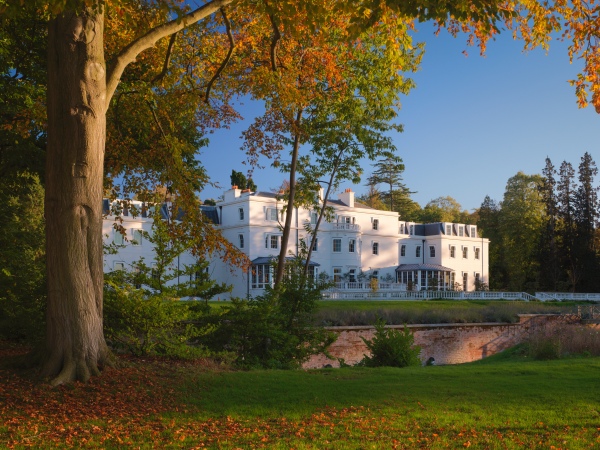 CPA - exterior autumn view (high res)_副本.jpg