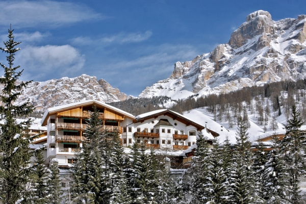 Rosa Alpina , Italy - Exterior_29619_副本.jpg