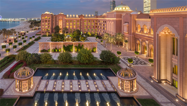 8Emirates Palace - Abu Dhabi.jpg