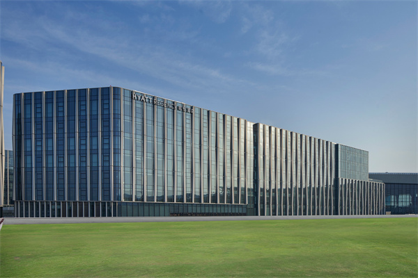 1687247671.jpg Hyatt-Regency-Hangzhou-International-Airport-Exterior-Daytime 外观白天_副本.jpg