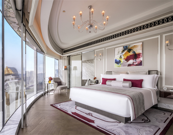 Raffles at Galaxy Macau - Panoramic Suite_resized.jpg