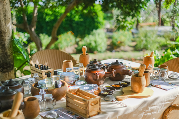 Traditional Herbal Remedies Workshop at AYANA Farm(2).jpg