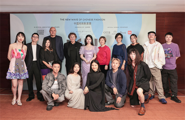 All Partners with 11 group of YU PRIZE designers.jpg