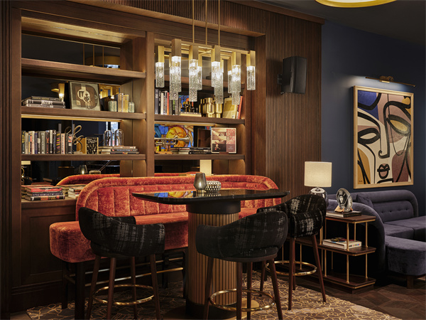 Rosewood Munich_Bar Montez_seating area_by Davide Lovatti_2MB.jpg