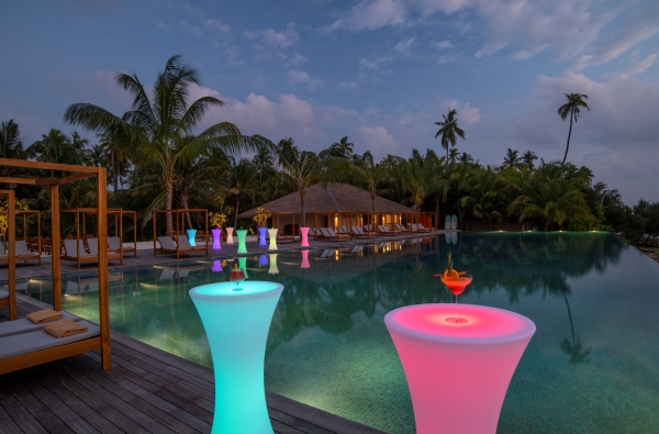 Beach Club LED Tables_副本.jpg