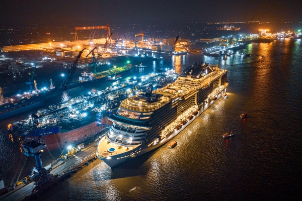 图1：“亚洲旗舰”MSC荣耀号首次在沪完成维护保养，她也是2020年以来首艘在上海进行干船坞保养的豪华邮轮_副本.jpg