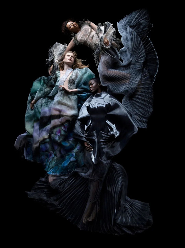 塑造感官主题展 Iris van Herpen Sculpting the Senses © Carla van de Puttelaar.jpg