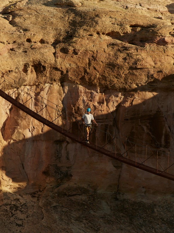 Amangiri, USA - Experiences, Rock Climbing Via Ferrata Suspension Bridge_46132_副本.jpg