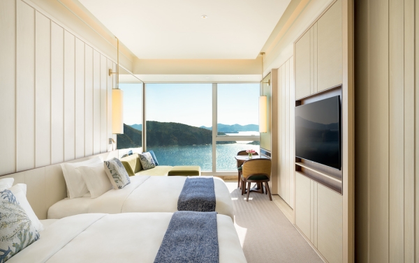 Oceanfront Room with 2 Queen Beds_副本.jpg