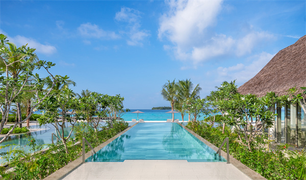 JW Marriott Kaafu Atoll Island Resort_Main_Pool.jpg