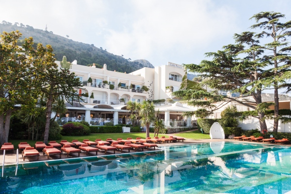 Jumeirah Capri Palace - Swimming Pool Outdoor Shot_副本.jpg