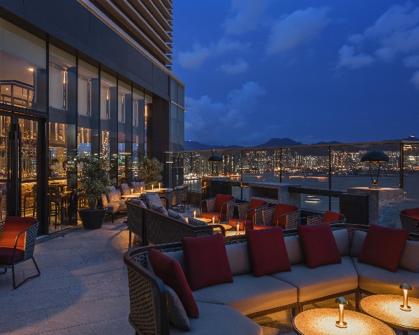 Hyatt-Centric-Victoria-Harbour-HongKongP026-Cruise-Outdoor-Seating__thumbnail_2_副本.jpg