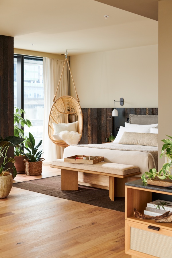 1 Hotel Melbourne_River King Room (Image Credit_ Mikkel Vang)_副本.jpg