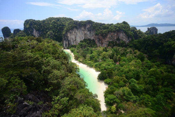 航拍全景_甲米宏岛Than Bok Khorani国家公园.jpg