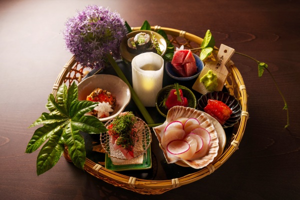 【图片说明2】由江户前寿司大师奥谷和诚（Makoto Okuwa）主厨打造的奥谷的海漾日本料理餐厅（Makoto Ocean）。_副本.jpg