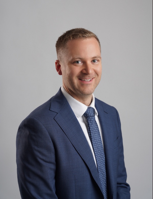 JUSTIN POULSEN_副本.jpg