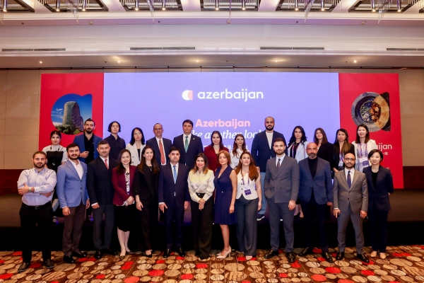 Beijing VIP Dinner group photo_副本.jpg