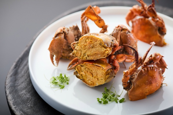 1758633798.jpg 5. 盐焗流心黄油蟹.jpg