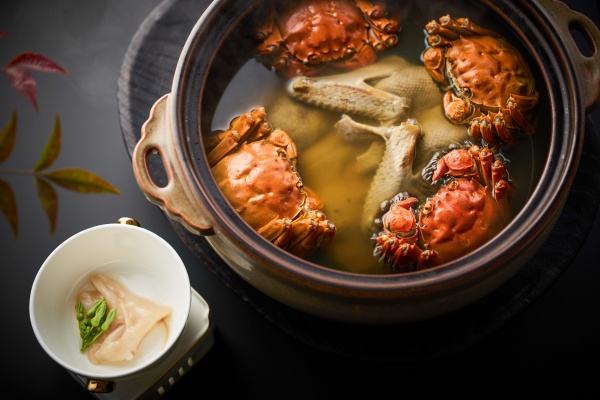 1758633813.jpg 3. 蟹肥鸭嫩太湖秋贵妃蚌.jpg