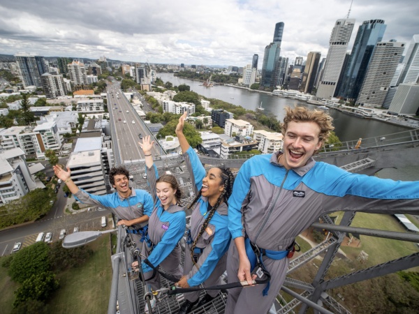 1759121285.jpg 151933-151933 攀登布里斯班故事桥.jpg