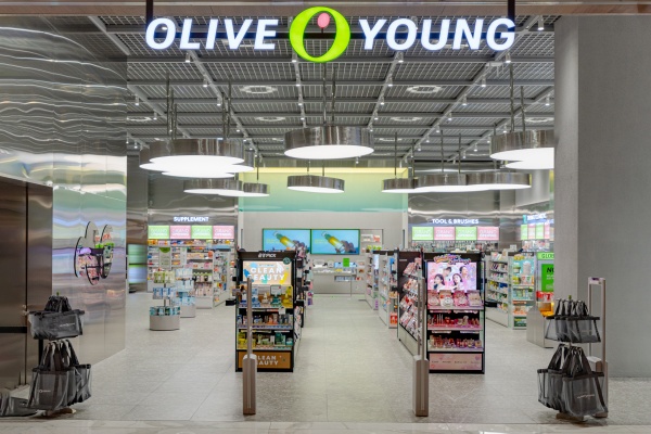 韩国著名的保健和美容零售商Olive Young.jpg