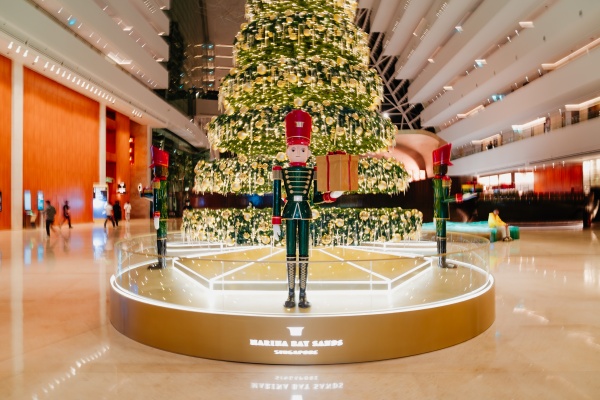1764372956.jpg Christmas decorations at Hotel Lobby_3_副本.jpg
