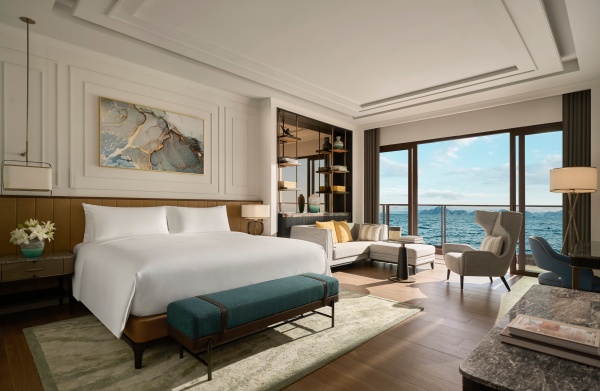 3_Bedroom_Villa_Private_Pool_Beachfront_-_Master_Bedroom.JPG